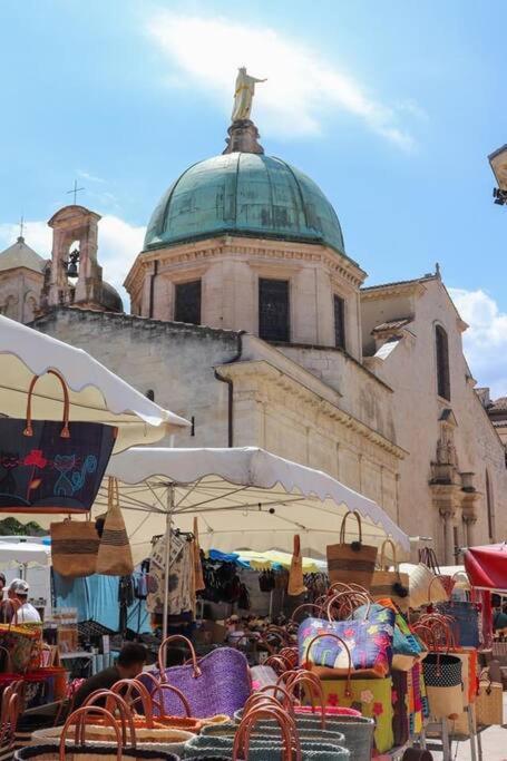 Appartement+terrasse En Provence Dans Le Luberon *